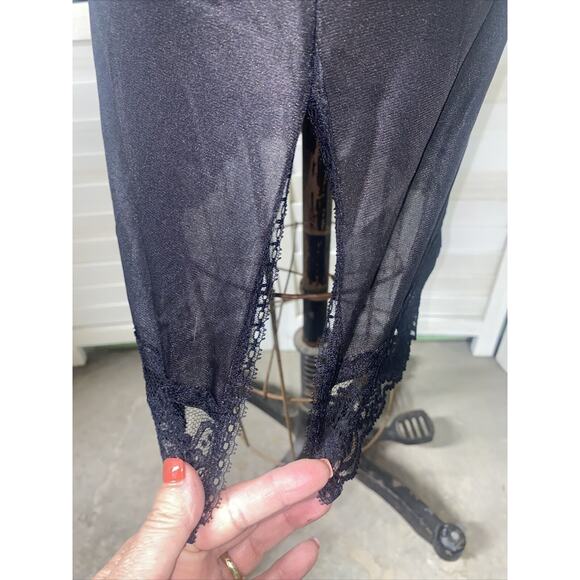 Vintage Private Treasures By Avon Black Nylon/Lace Half Slip Size Small - Picture 3 of 6